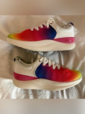 Moshn Rhythm Women's Rainbow Athletic
Shoes Size 8 NWB